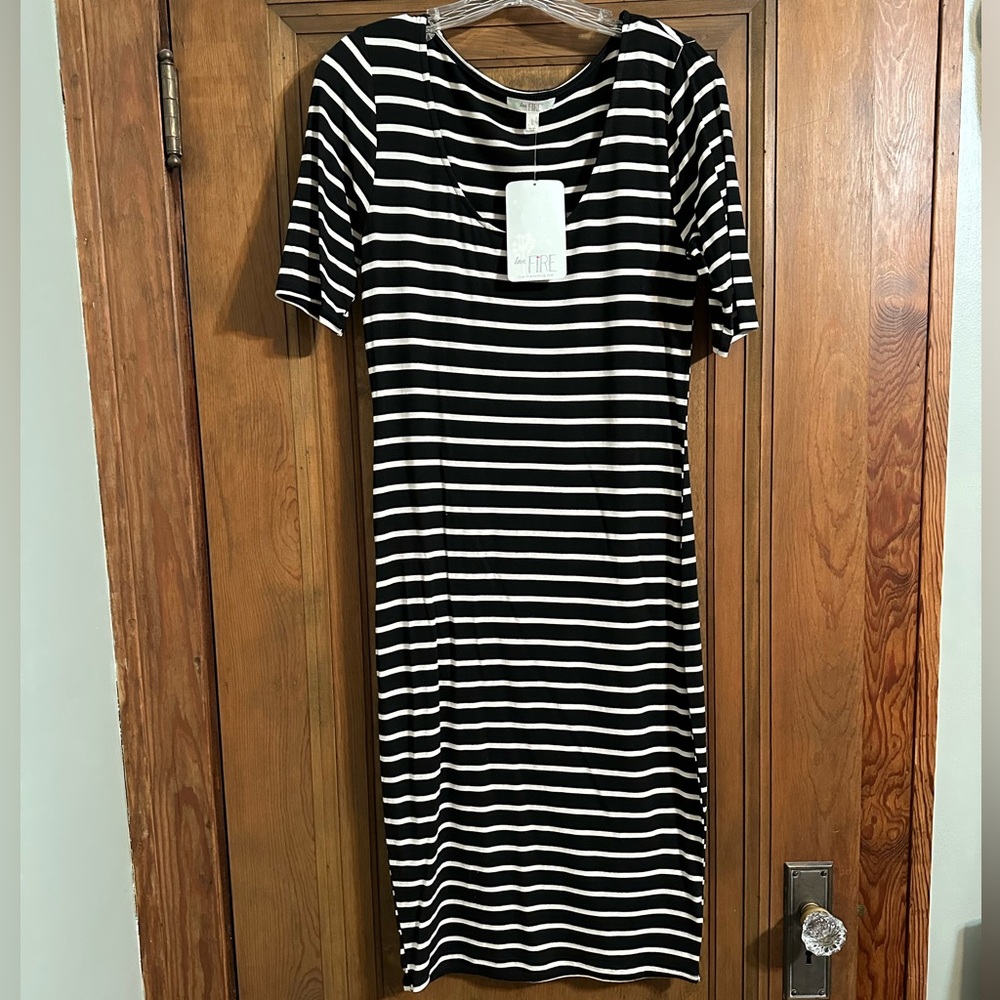 Women’s Love,Fire Black and White Striped Midi Dress
